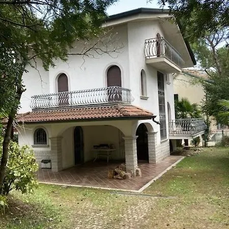 Vera Villa